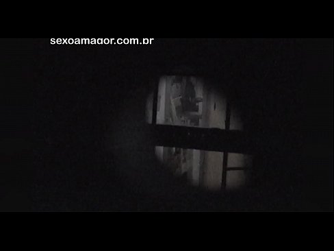 ❤️ Бландзінка таемна здымаецца на відэа з суседскага вуаерыста, схаванага за пустымі цэгламі Прыгожае порна у нас ﹏
